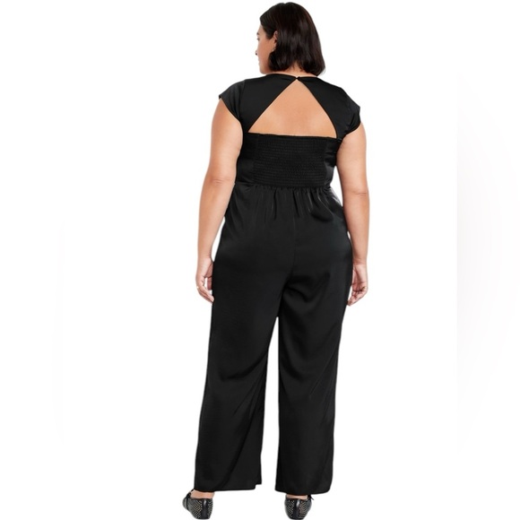 NWT Old Navy Fit & Flare Velvet
Jumpsuit Size 3X Rave Witchy Whimsigoth Whimsy - Picture 5 of 13